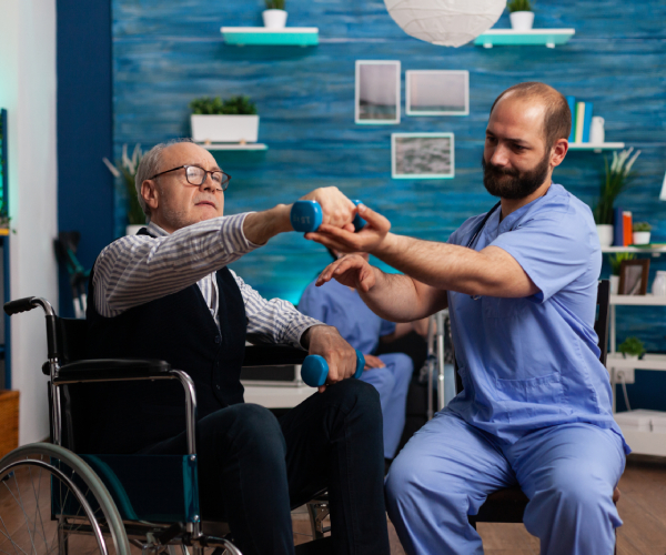 Best geriatric physiotherapy care for elders focusing on mobility, balance, and healthy aging.